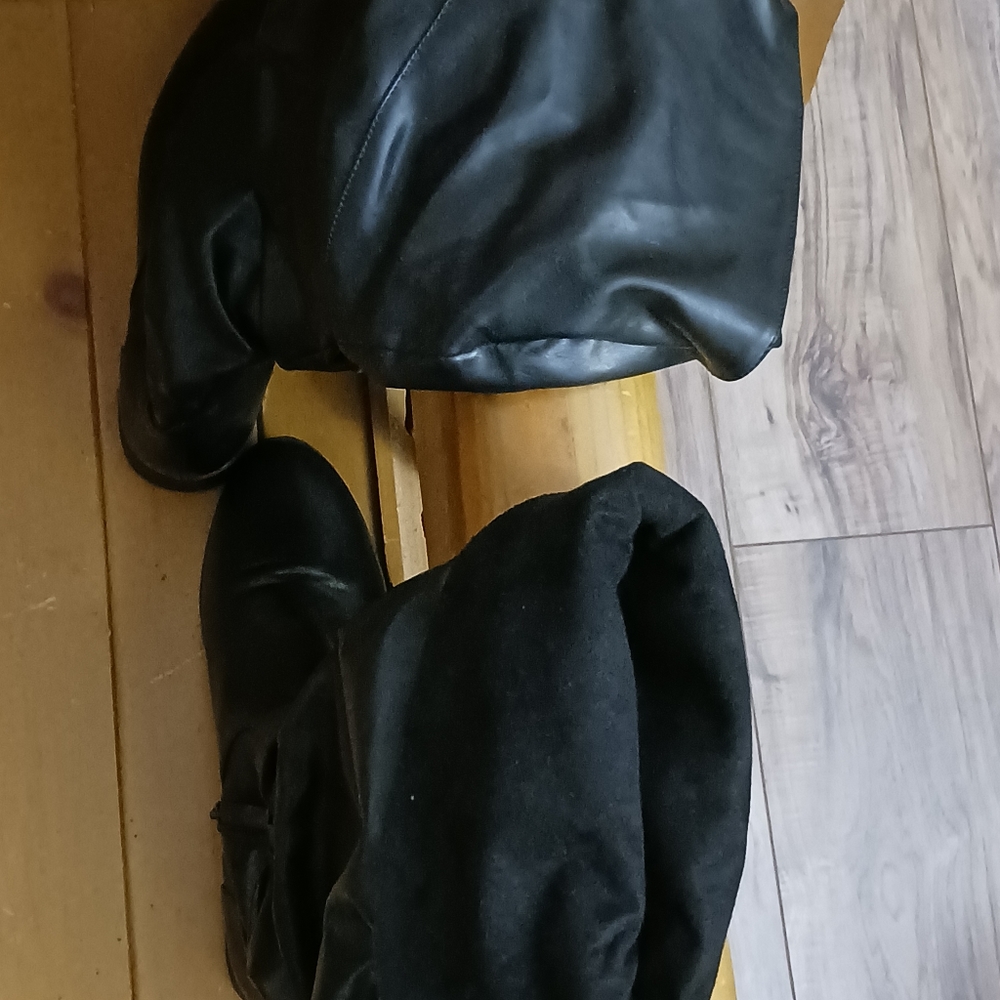 Boots - Picture 3 of 4